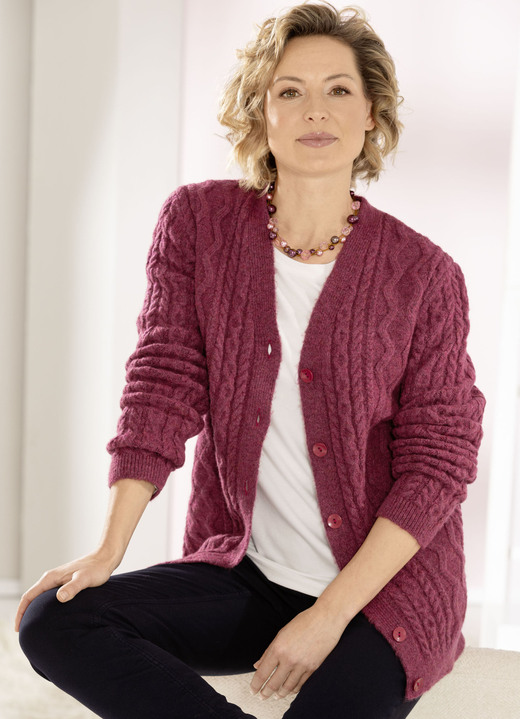 Strickjacken - Strickjacke in sehr flauschiger Qualität, in Größe L(44/46) bis XXL(52/54), in Farbe BEERE MELIERT Ansicht 4