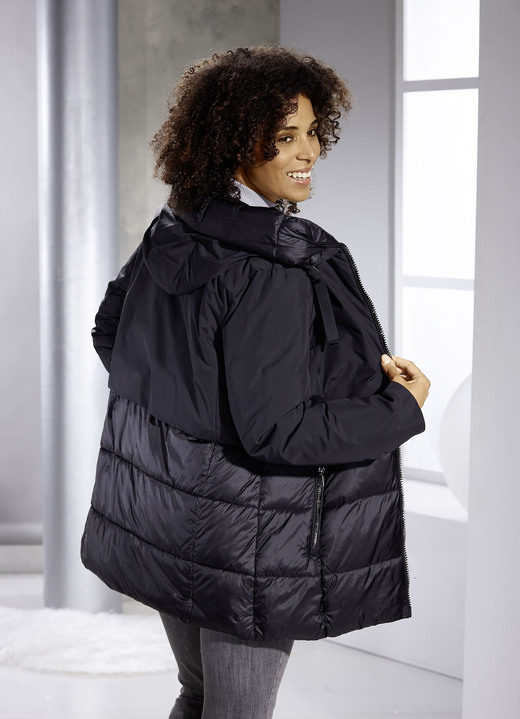 Kurz - Funktionsjacke in angesagtem Materialmix, in Größe 034 bis 052, in Farbe SCHWARZ Ansicht 3