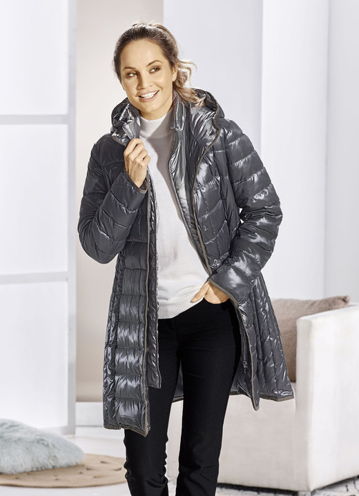 Wintermäntel - Kurzmantel mit seitlicher Längssteppung, in Größe 036 bis 052, in Farbe GRAFIT Ansicht 2