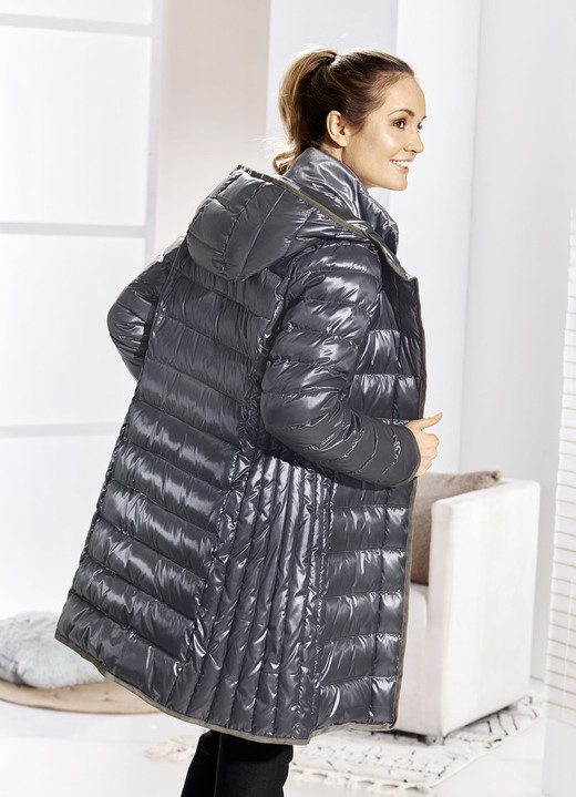 Wintermäntel - Kurzmantel mit seitlicher Längssteppung, in Größe 036 bis 052, in Farbe GRAFIT Ansicht 5