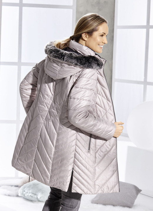 Jacken & Mäntel - Kurzmantel mit abnehmbarem Kunstpelz-Besatz, in Größe 038 bis 056, in Farbe CAPPUCCINO Ansicht 6