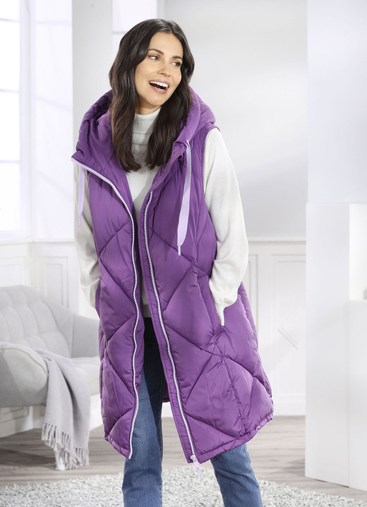 Lang - Longweste mit fester Kapuze, in Größe 034 bis 052, in Farbe AMETHYST Ansicht 2