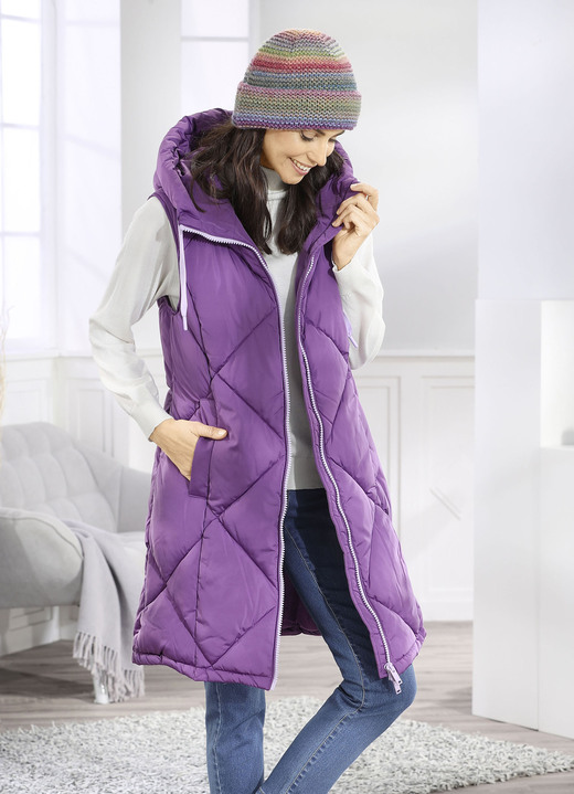 Lang - Longweste mit fester Kapuze, in Größe 034 bis 052, in Farbe AMETHYST Ansicht 3