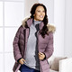 Lang - Funktions-Longjacke mit abnehmbarer Kapuze – Farbe MALVE – Ansicht 3 Lang - Funktions-Longjacke mit abnehmbarer Kapuze, in Größe 036 bis 052, in Farbe MALVE – Farbe MALVE – Ansicht 3