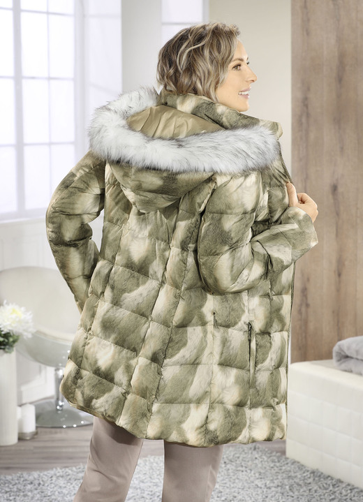 Winterjacken - Jacke mit Dessin in Kunstpelz-Optik, in Größe 036 bis 052, in Farbe GRÜN-CREME Ansicht 2