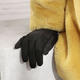 Handschuhe - Handschuh mit edel funkelnden Glitzer-Applikationen – Farbe SCHWARZ – Ansicht 3 Handschuhe - Handschuh mit edel funkelnden Glitzer-Applikationen, in Farbe SCHWARZ – Farbe SCHWARZ – Ansicht 3