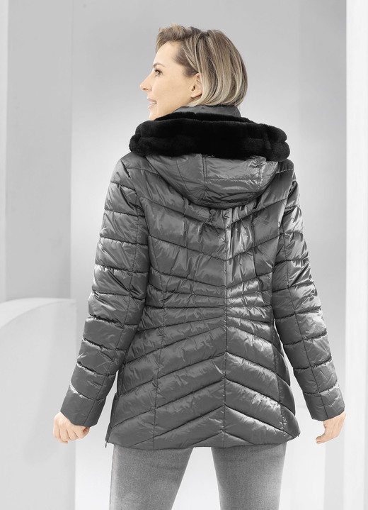 Winterjacken - Jacke aus recycelten Fasern, in Größe 034 bis 052, in Farbe SAPHIRBLAU Ansicht 4