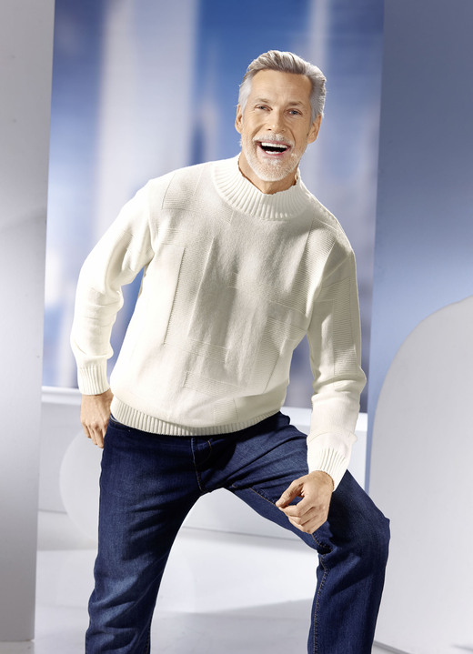 Uni - Pullover mit Strukturdessin in 3 Farben, in Größe 046 bis 062, in Farbe WOLLWEISS Ansicht 3