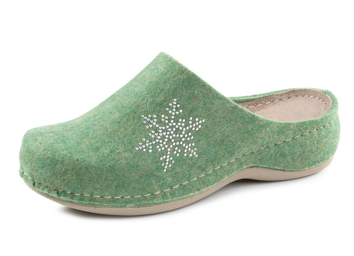 Hausschuhe - Laurina Pantoffel mit pfiffiger Nietenzier, in Größe 036 bis 042, in Farbe PINK Ansicht 4