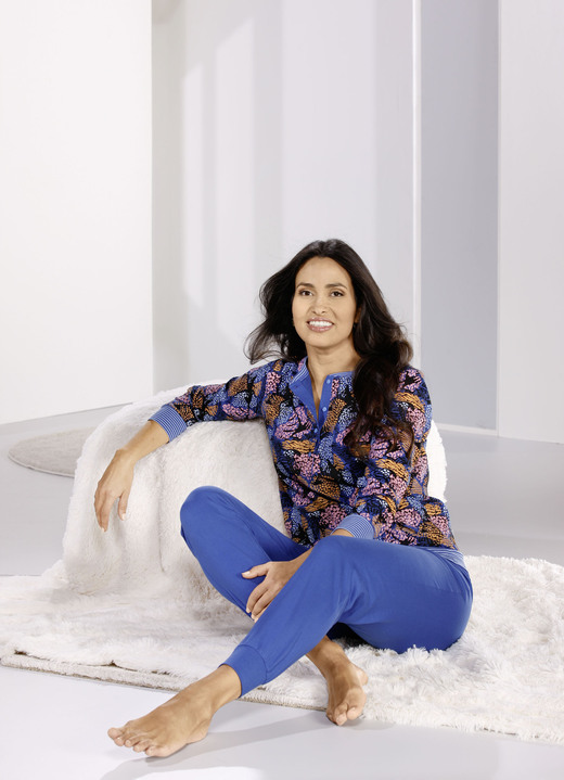 Schlafanzüge & Shortys - Schlafanzug mit Bündchenabschlüssen , in Größe 032 bis 052, in Farbe ROYALBLAU-SAFRAN-BUNT Ansicht 2