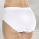 - Sechserpack Slips mit elastischen Beinabschlüssen, in Größe 038 bis 056, in Farbe 2X GRAU MELIERT, 2X WEISS, 2X SCHWARZ – Farbe 2X GRAU MELIERT, 2X WEISS, 2X SCHWARZ – Ansicht 4