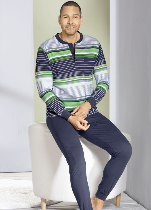 Schlafanzüge - Schlafanzug mit Knopfleiste, aufgesetzter Brusttasche und Bündchen, in Größe 046 bis 062, in Farbe ANTHRAZIT-GRÜN Ansicht 2