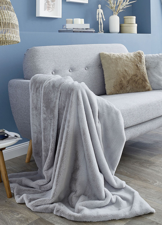 Dekokissen & Hüllen - Kuschelige Wohnaccessoire, in Größe 101 (Fellform, 55x 80 cm) bis 405 (Sitzkissen, 40x 40 cm), in Farbe WEISS Ansicht 3