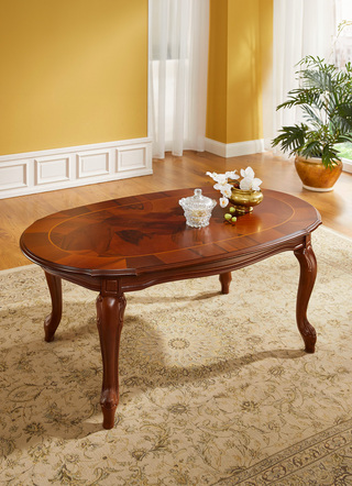 Couchtisch mit geschwungenen Tischbeinen