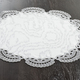 Heimtextilien - Tisch- und Raumdekoration aus echter Plauener Spitze, in Größe 100 (Deckchen rund – Vollspitze, ø 20 cm) bis 195 (Läufer oval mit Stoffeinsatz, 45/ 80 cm), in Farbe WEISS – Farbe WEISS – Ansicht 5