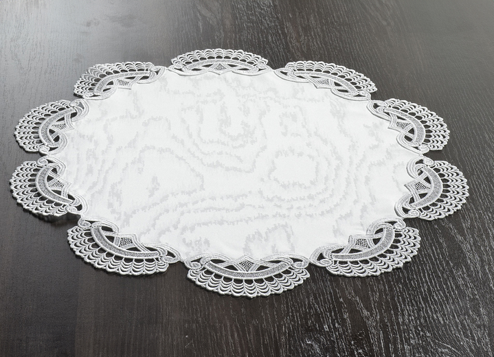 Heimtextilien - Tisch- und Raumdekoration aus echter Plauener Spitze, in Größe 100 (Deckchen rund – Vollspitze, ø 20 cm) bis 195 (Läufer oval mit Stoffeinsatz, 45/ 80 cm), in Farbe WEISS Ansicht 5