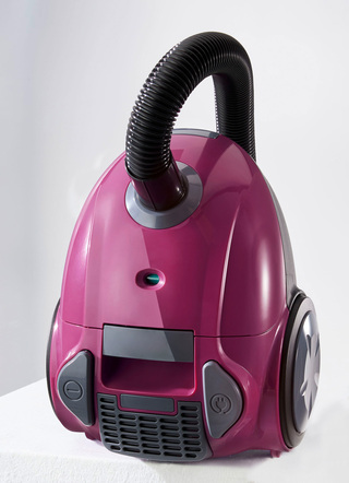 Staubsauger - Bodenstaubsauger, in Farbe BEERE – Farbe BEERE – Ansicht 