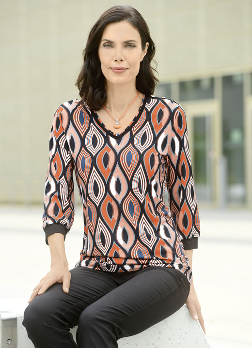 Shirts - Shirt mit V-Ausschnitt, in Größe 038 bis 054, in Farbe SCHWARZ-ORANGE-ECRU Ansicht 2