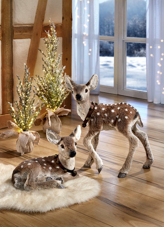 Weihnachtliche Dekorationen - Rehkitz mit Kunstfell überzogen, in Farbe BRAUN, in Ausführung liegend