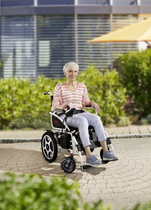 Mobilität - Elektrischer Rollstuhl, in Farbe SCHWARZ-WEISS Ansicht 1