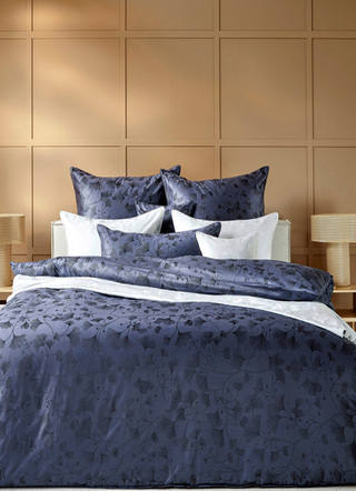 Bettwäschegarnituren - Hochwertige Mako-Brokat-Damast Bettwäsche-Garnitur, in Größe 120 (Kissenbezug, 80/ 80 cm) bis 215 (Deckenbezug, 155/220 cm), in Farbe NACHTBLAU – Farbe NACHTBLAU – Ansicht 