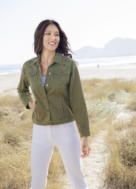Langarm - Bestickte Jeansjacke, in Größe 034 bis 050, in Farbe OLIV Ansicht 4
