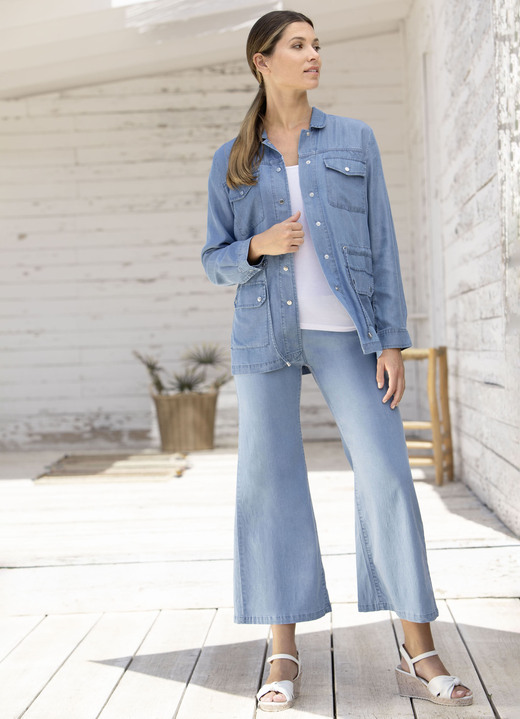 Langarm - Blusenjacke mit aparter Kragenlösung, in Größe 036 bis 054, in Farbe HELLBLAU Ansicht 3