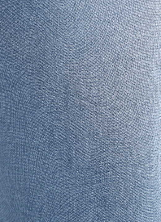 Hosen mit Knopf- und Reißverschluss - Jeans in aktueller Fingerprint-Dessinierung, in Größe 017 bis 050, in Farbe HELLBLAU Ansicht 3