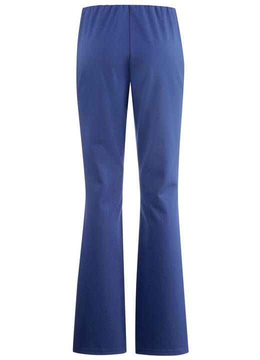 Hosen in Schlupfform - Jerseyhose mit ausgestellter Fußweite, in Größe 018 bis 054, in Farbe BEERE Ansicht 5