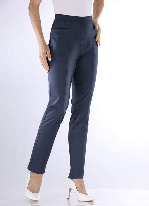 Hosen in Schlupfform - Hose mit abgesteppten Teilungsnähten Ansicht 6 Hosen in Schlupfform - Hose mit abgesteppten Teilungsnähten, in Größe 018 bis 052, in Farbe LAVENDEL Ansicht 6