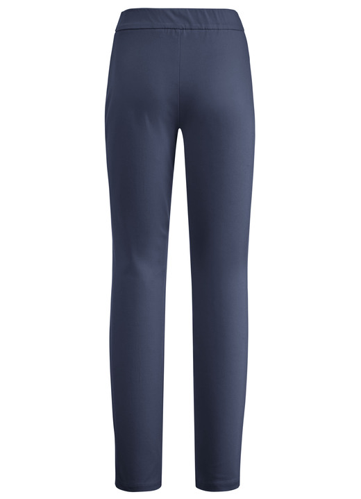 Hosen in Schlupfform - Hose mit abgesteppten Teilungsnähten Ansicht 5 Hosen in Schlupfform - Hose mit abgesteppten Teilungsnähten, in Größe 018 bis 052, in Farbe LAVENDEL Ansicht 5