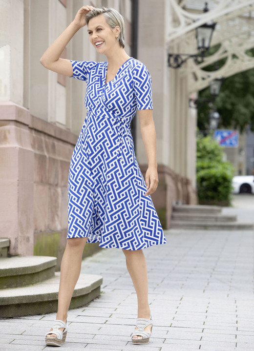 Kurzarm - Kleid in raffinierter Wickeloptik, in Größe 036 bis 052, in Farbe ROYALBLAU-WEISS Ansicht 3