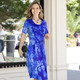 Kleider - Kleid mit modischem Batik-Dessin – Farbe BLAU – Ansicht 4 Kleider - Kleid mit modischem Batik-Dessin, in Größe 036 bis 054, in Farbe BLAU – Farbe BLAU – Ansicht 4
