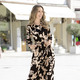Kurzarm - Kleid mit Bindegürtel – Farbe SCHWARZ-TAUPE-BEIGE – Ansicht 2 Kurzarm - Kleid mit Bindegürtel, in Größe 036 bis 052, in Farbe SCHWARZ-TAUPE-BEIGE – Farbe SCHWARZ-TAUPE-BEIGE – Ansicht 2