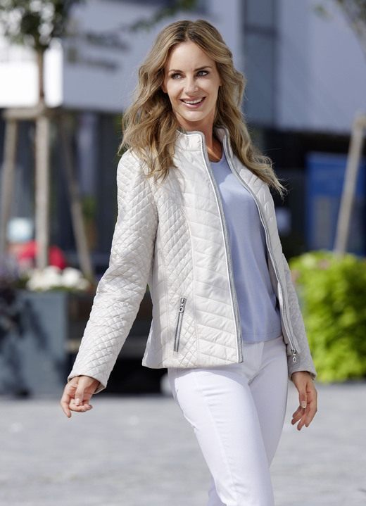 Kurz - Jacke mit Reißverschlusstaschen Ansicht 8 Kurz - Jacke mit Reißverschlusstaschen, in Größe 036 bis 052, in Farbe KHAKI Ansicht 8