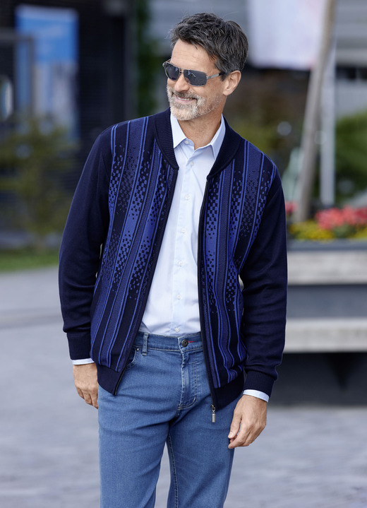 Strickjacken - Gemusterte Jacke in 2 Farben, in Größe 046 bis 062, in Farbe MARINE Ansicht 2