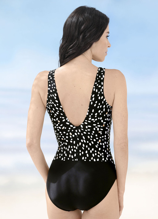 Badeanzüge - Laurina Badeanzug mit glänzendem Foliendruck und Halbkorsage, in Größe 036 bis 052, in Cup C, in Farbe SCHWARZ-WEISS Ansicht 2