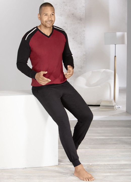 Schlafanzüge - Zweierpack Schlafanzüge mit V-Ausschnitt und Bündchenabschlüssen , in Größe 046 bis 062, in Farbe 1X BORDEAUX-SCHWARZ, 1X TÜRKIS-MARINE Ansicht 2