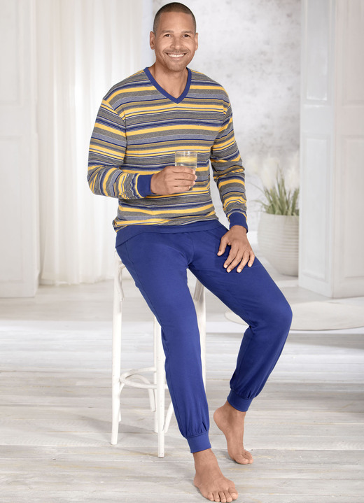 Herren - Schlafanzug mit V-Ausschnitt und Bündchenabschlüssen, in Größe 046 bis 062, in Farbe GRAU-GELB-MARINE Ansicht 1