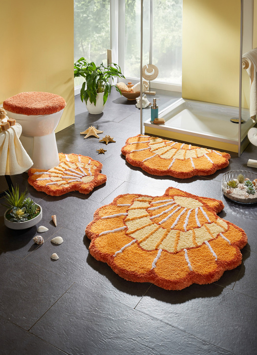 Badgarnituren - Barfußweiche Badgarnitur in Muschel-Optik, in Größe 100 (Vorleger halbrund, 50/ 80 cm) bis 112 (WC-Deckelbezug, 47/ 50 cm), in Farbe BLAU Ansicht 2