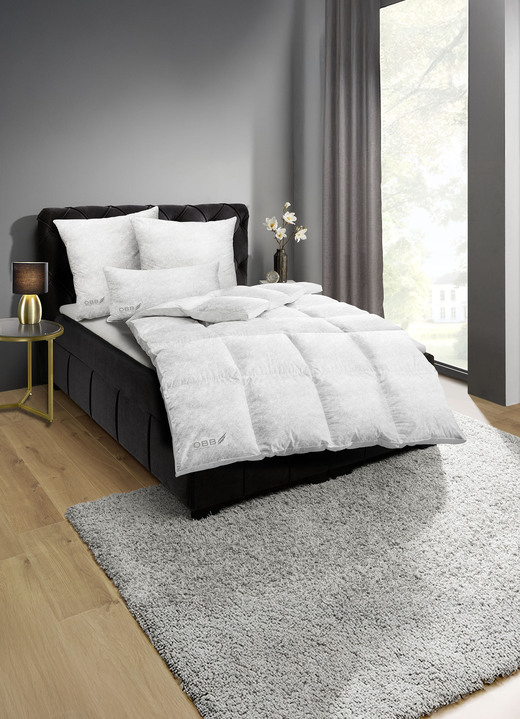 Bettwaren - Daunen-Bettwarenprogramm in eleganter Jacquard-Paisley-Optik Ansicht 3 Bettwaren - Daunen-Bettwarenprogramm in eleganter Jacquard-Paisley-Optik, in Größe 103 (Decke, 135/200 cm) bis 403 (4-teiliges Sparset), in Farbe WEISS, in Ausführung Kissen Ansicht 3