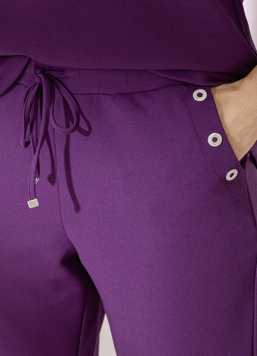 Hosenanzüge & Kostüme - Set, 2-teilig mit dekorativen Nieten , in Größe 036 bis 052, in Farbe GRÜN Ansicht 4