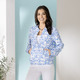 Langarm - Blusenjacke mit gesmokten Abschlüssen – Farbe BLAU-ECRU-ROYALBLAU – Ansicht 1 Langarm - Blusenjacke mit gesmokten Abschlüssen, in Größe 036 bis 052, in Farbe BLAU-ECRU-ROYALBLAU – Farbe BLAU-ECRU-ROYALBLAU – Ansicht 1