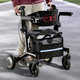 Mobilität - Elektrischer Rollstuhl/Rollator 2-in-1 – Farbe SCHWARZ – Ansicht 2 Mobilität - Elektrischer Rollstuhl/Rollator 2-in-1, in Farbe SCHWARZ – Farbe SCHWARZ – Ansicht 2