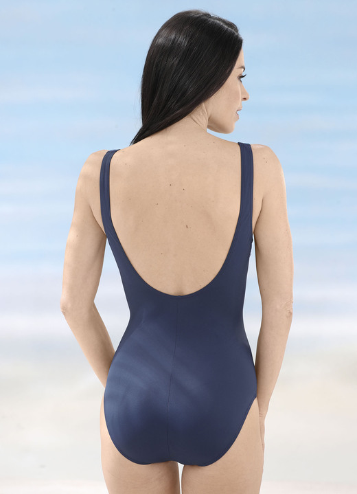 Badeanzüge - Sunmarin Badeanzug mit bedruckten Einsätzen Ansicht 2 Badeanzüge - Sunmarin Badeanzug mit bedruckten Einsätzen, in Größe 038 bis 052, in Cup D, in Farbe MARINE-BUNT Ansicht 2