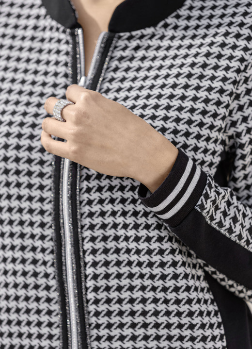 Langarm - Blusenjacke mit Hahnentritt-Dessin, in Größe 036 bis 052, in Farbe SCHWARZ-SILBER Ansicht 3