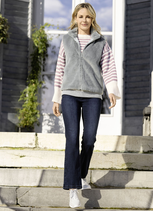 Hosen mit Knopf- und Reißverschluss - Jeans in 5-Pocket-Form, in Größe 017 bis 050, in Farbe JEANSBLAU Ansicht 7