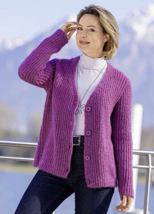 Strickjacken - Strickjacke in superflauschigem Grobstrick, in Größe L(44/46) bis XXL(52/54), in Farbe BEERE MELIERT Ansicht 1