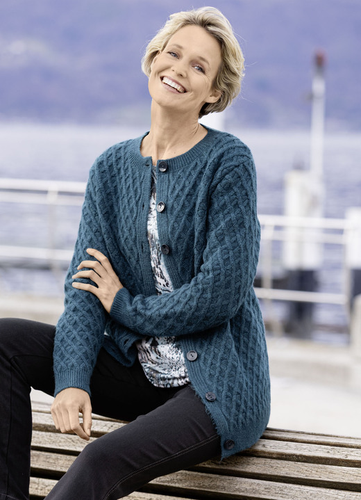 Strickjacken - Strickjacke mit Rautenstruktur Strickjacken - Strickjacke mit Rautenstruktur, in Größe 038 bis 054, in Farbe PETROL