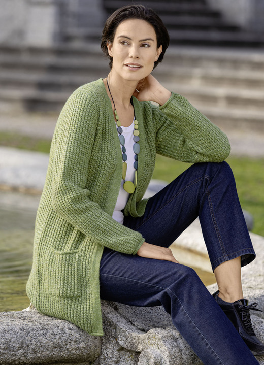 Strickjacken - Long-Strickjacke in Perlfang, in Größe L(44/46) bis XXL(52/54), in Farbe JEANSBLAU MELIERT Ansicht 2